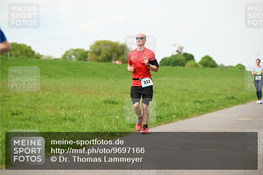 10.05.2026 - 8. Wedeler Halbmarathon Dr. Thomas Lammeyer http://msf.ph/oto/9697166 10.05.2026 11:28:15 Laufen 333 meine-sportfotos.de