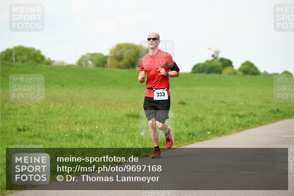 10.05.2026 - 8. Wedeler Halbmarathon Dr. Thomas Lammeyer http://msf.ph/oto/9697168 10.05.2026 11:28:15 Laufen 333 meine-sportfotos.de