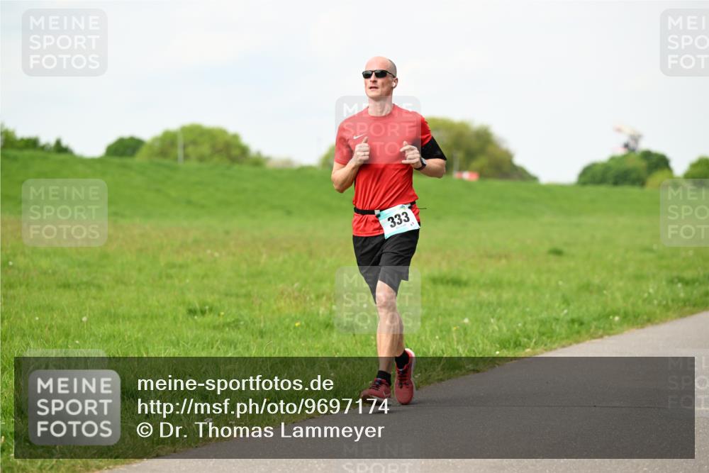 10.05.2026 - 8. Wedeler Halbmarathon Dr. Thomas Lammeyer http://msf.ph/oto/9697174 10.05.2026 11:28:16 Laufen 333 meine-sportfotos.de