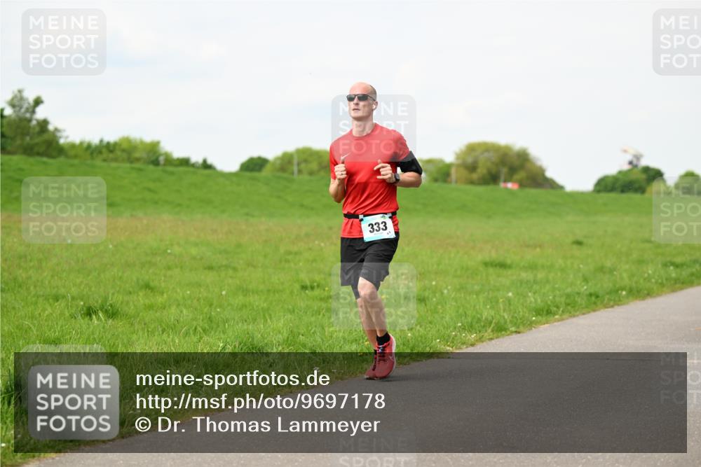 10.05.2026 - 8. Wedeler Halbmarathon Dr. Thomas Lammeyer http://msf.ph/oto/9697178 10.05.2026 11:28:17 Laufen 333 meine-sportfotos.de