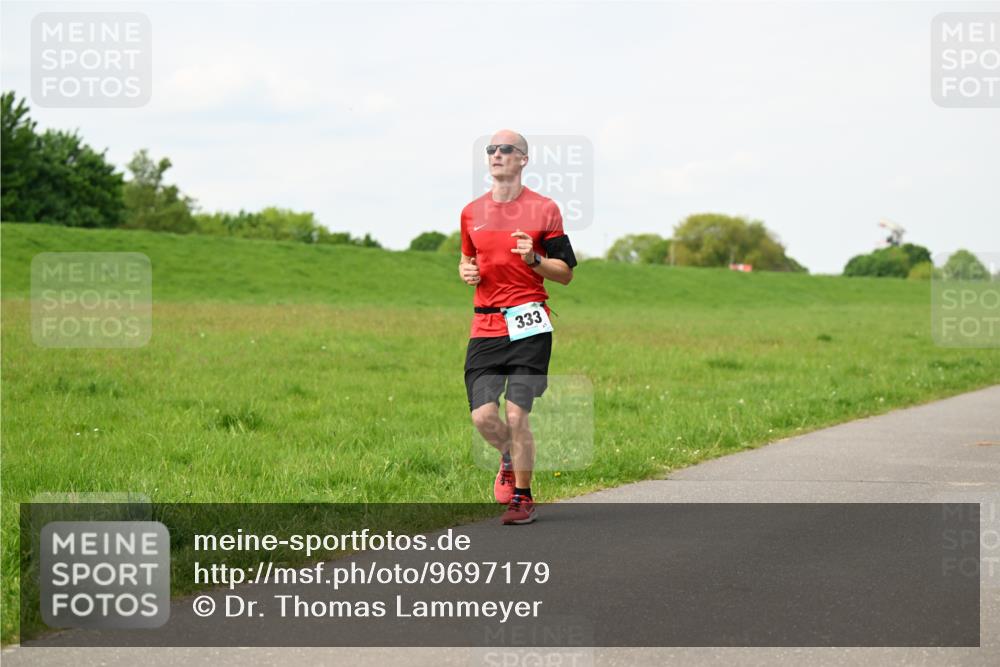 10.05.2026 - 8. Wedeler Halbmarathon Dr. Thomas Lammeyer http://msf.ph/oto/9697179 10.05.2026 11:28:17 Laufen 333 meine-sportfotos.de