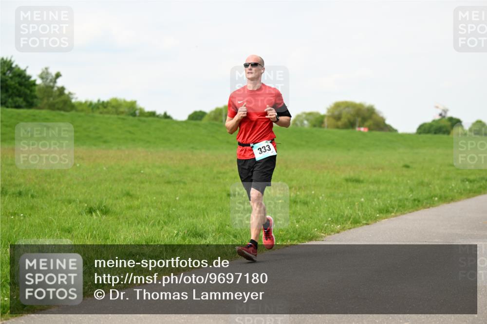 10.05.2026 - 8. Wedeler Halbmarathon Dr. Thomas Lammeyer http://msf.ph/oto/9697180 10.05.2026 11:28:17 Laufen 333 meine-sportfotos.de