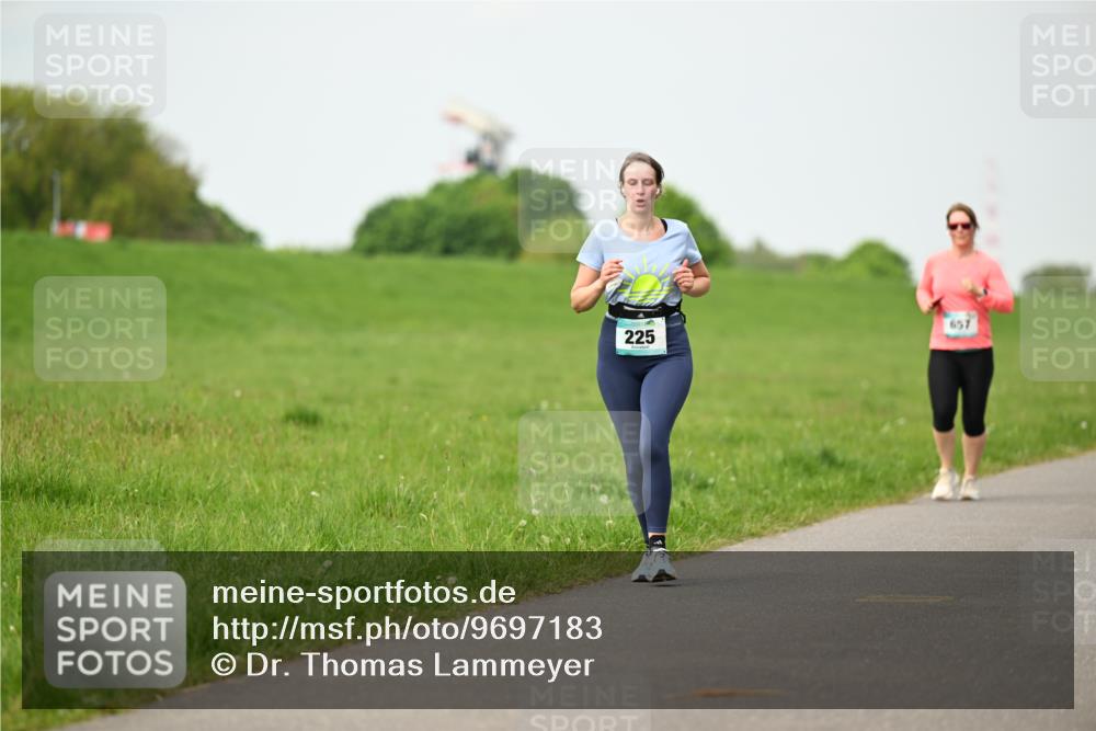 10.05.2026 - 8. Wedeler Halbmarathon Dr. Thomas Lammeyer http://msf.ph/oto/9697183 10.05.2026 11:28:19 Laufen 657, 225 meine-sportfotos.de