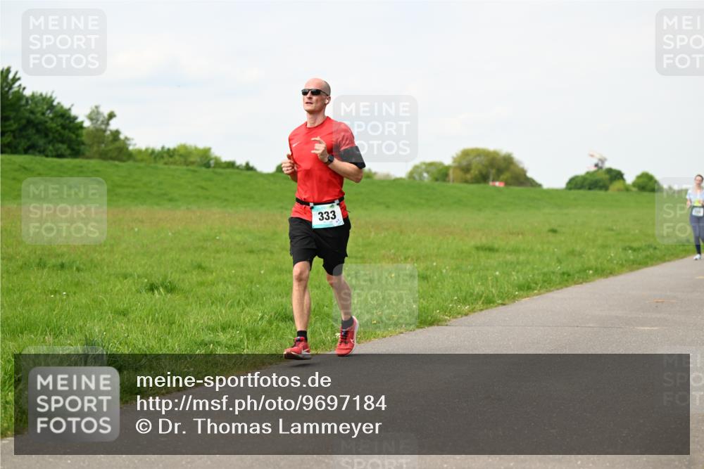 10.05.2026 - 8. Wedeler Halbmarathon Dr. Thomas Lammeyer http://msf.ph/oto/9697184 10.05.2026 11:28:17 Laufen 333 meine-sportfotos.de