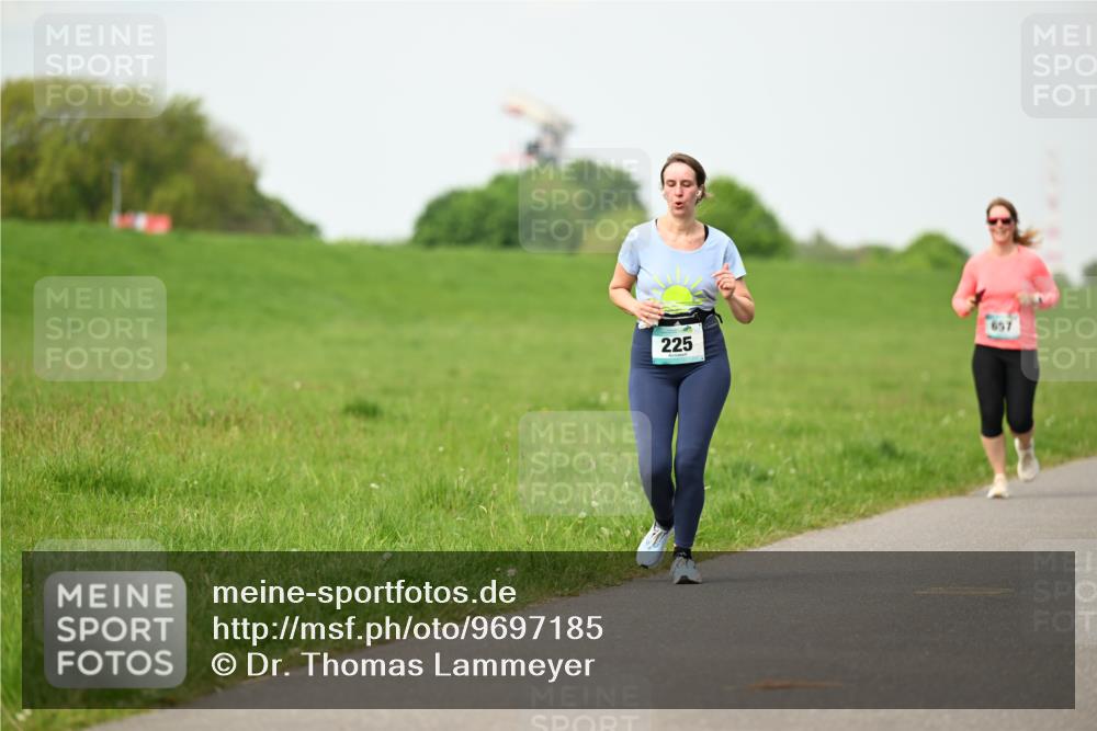 10.05.2026 - 8. Wedeler Halbmarathon Dr. Thomas Lammeyer http://msf.ph/oto/9697185 10.05.2026 11:28:19 Laufen 225, 657 meine-sportfotos.de