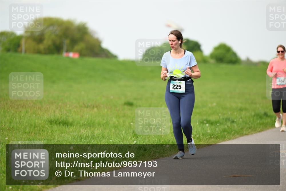 10.05.2026 - 8. Wedeler Halbmarathon Dr. Thomas Lammeyer http://msf.ph/oto/9697193 10.05.2026 11:28:21 Laufen 225, 657 meine-sportfotos.de