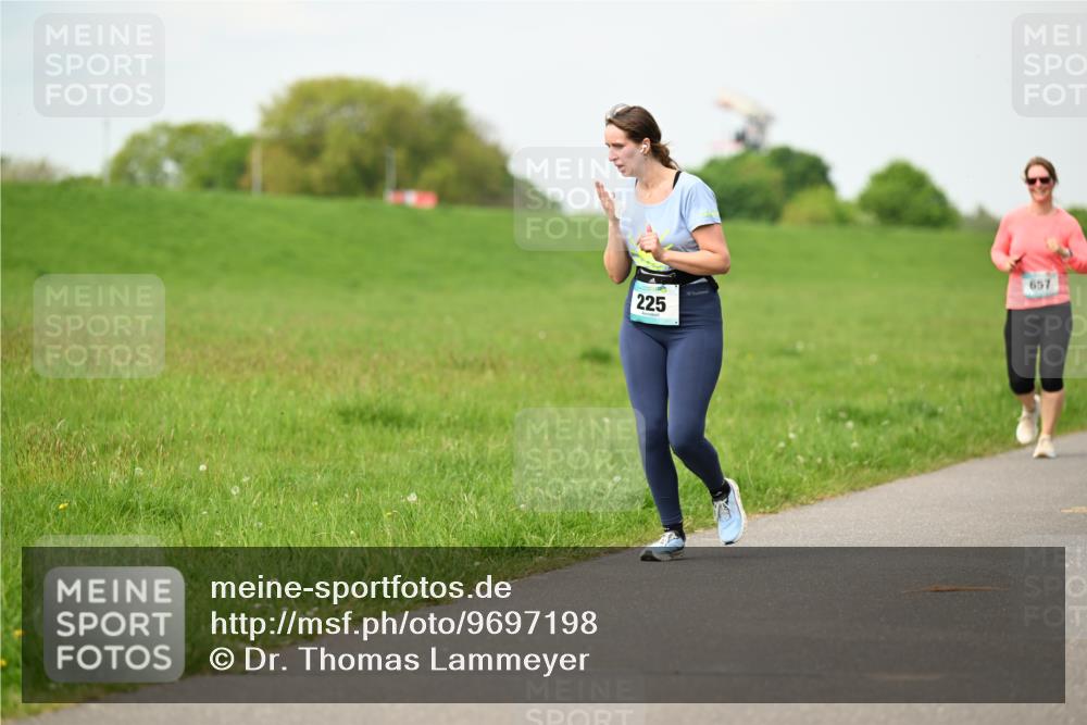 10.05.2026 - 8. Wedeler Halbmarathon Dr. Thomas Lammeyer http://msf.ph/oto/9697198 10.05.2026 11:28:21 Laufen 225, 657 meine-sportfotos.de