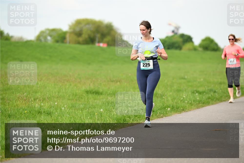 10.05.2026 - 8. Wedeler Halbmarathon Dr. Thomas Lammeyer http://msf.ph/oto/9697200 10.05.2026 11:28:22 Laufen 225, 657 meine-sportfotos.de