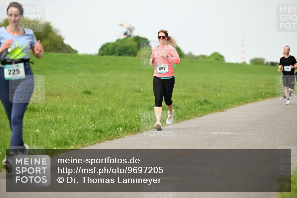 10.05.2026 - 8. Wedeler Halbmarathon Dr. Thomas Lammeyer http://msf.ph/oto/9697205 10.05.2026 11:28:23 Laufen 225, 657, 779 meine-sportfotos.de