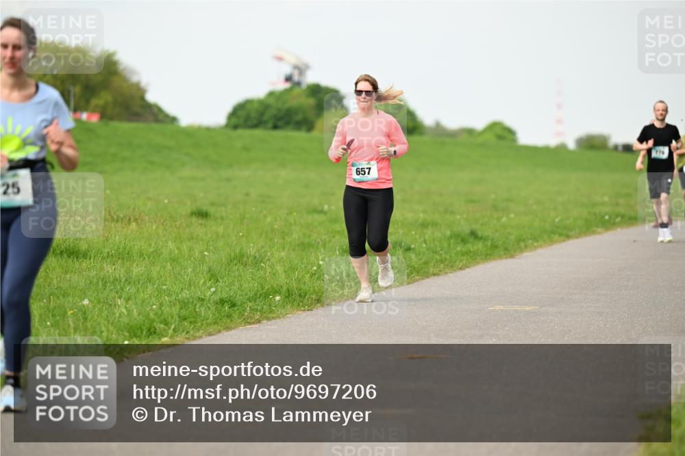 10.05.2026 - 8. Wedeler Halbmarathon Dr. Thomas Lammeyer http://msf.ph/oto/9697206 10.05.2026 11:28:23 Laufen 657, 779 meine-sportfotos.de