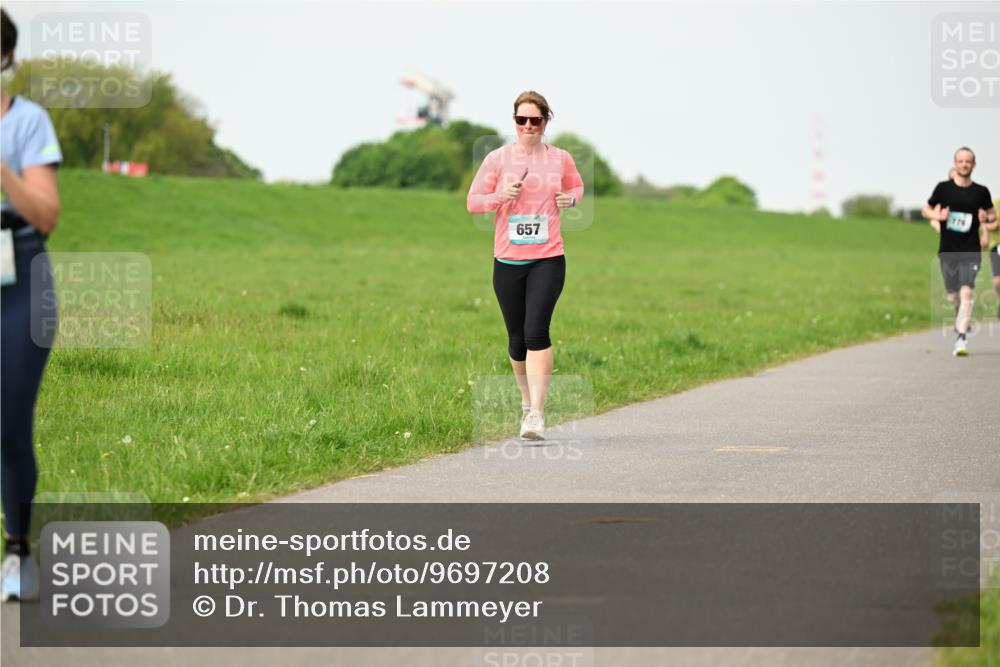 10.05.2026 - 8. Wedeler Halbmarathon Dr. Thomas Lammeyer http://msf.ph/oto/9697208 10.05.2026 11:28:23 Laufen 657 meine-sportfotos.de
