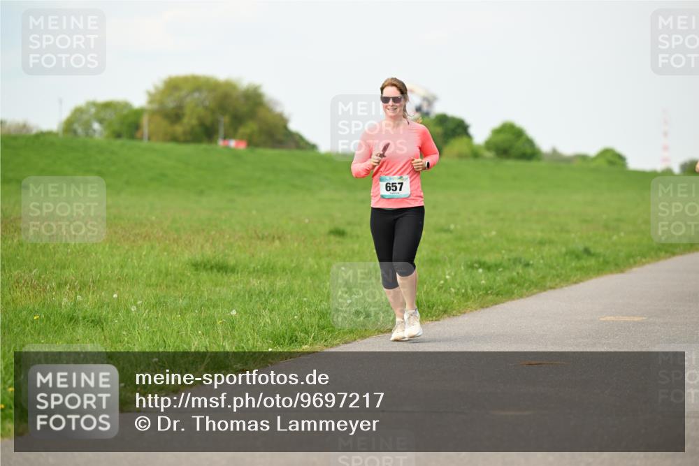 10.05.2026 - 8. Wedeler Halbmarathon Dr. Thomas Lammeyer http://msf.ph/oto/9697217 10.05.2026 11:28:24 Laufen 657 meine-sportfotos.de