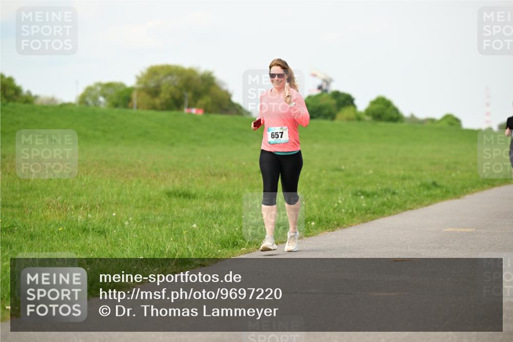 10.05.2026 - 8. Wedeler Halbmarathon Dr. Thomas Lammeyer http://msf.ph/oto/9697220 10.05.2026 11:28:25 Laufen 657 meine-sportfotos.de