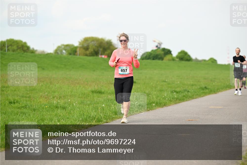 10.05.2026 - 8. Wedeler Halbmarathon Dr. Thomas Lammeyer http://msf.ph/oto/9697224 10.05.2026 11:28:25 Laufen 657, 779 meine-sportfotos.de