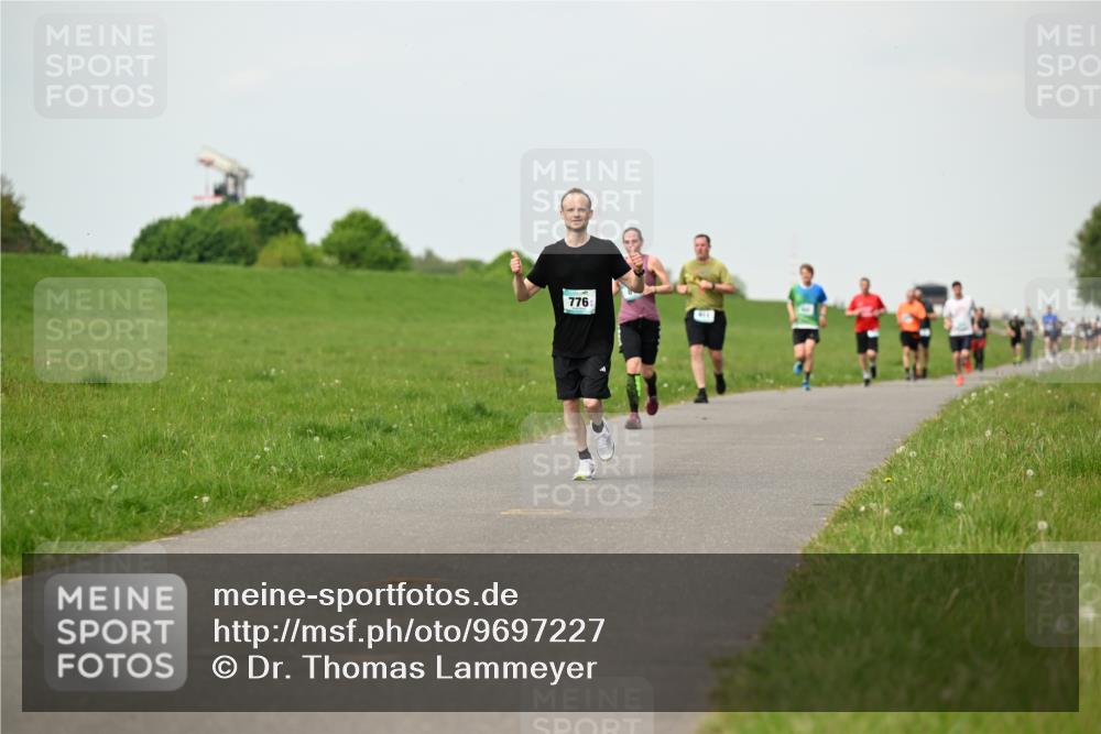 10.05.2026 - 8. Wedeler Halbmarathon Dr. Thomas Lammeyer http://msf.ph/oto/9697227 10.05.2026 11:28:27 Laufen 776 meine-sportfotos.de