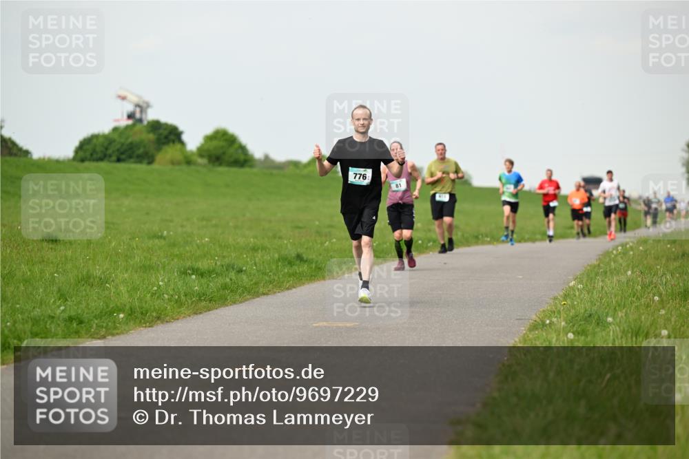 10.05.2026 - 8. Wedeler Halbmarathon Dr. Thomas Lammeyer http://msf.ph/oto/9697229 10.05.2026 11:28:27 Laufen 776 meine-sportfotos.de