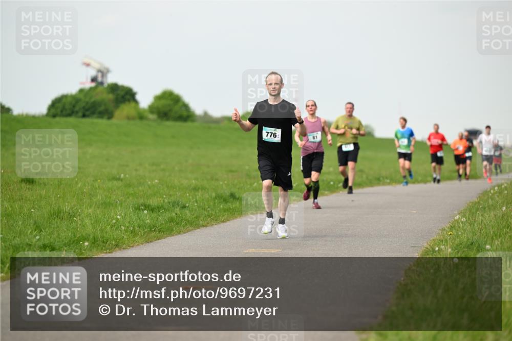 10.05.2026 - 8. Wedeler Halbmarathon Dr. Thomas Lammeyer http://msf.ph/oto/9697231 10.05.2026 11:28:27 Laufen 776 meine-sportfotos.de