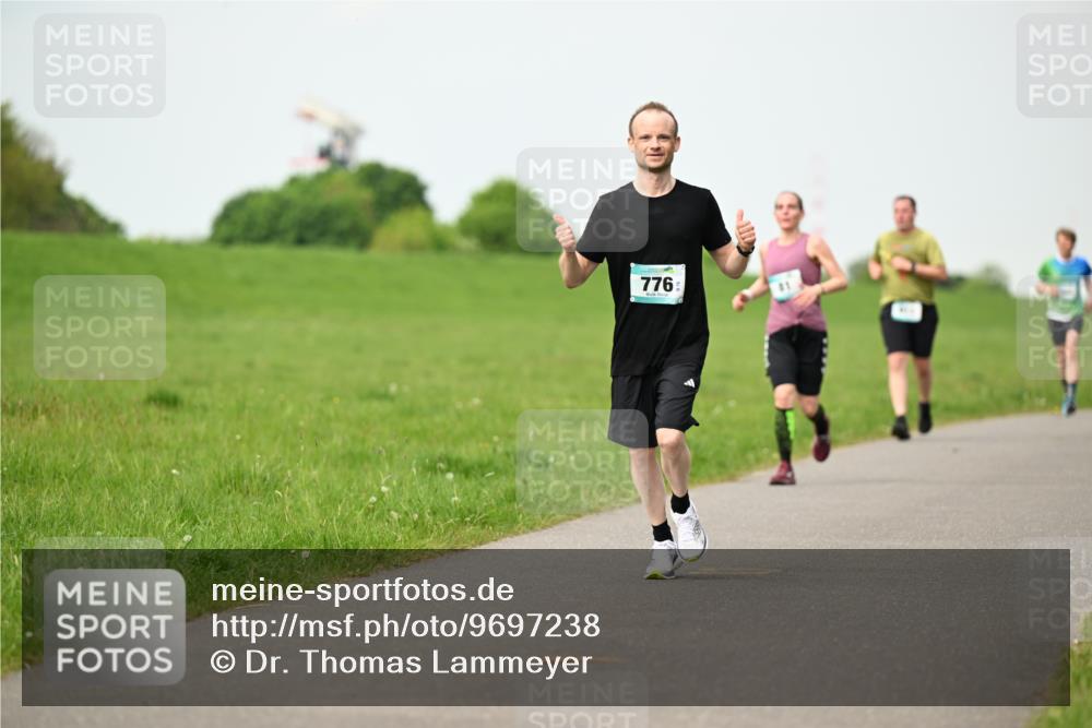 10.05.2026 - 8. Wedeler Halbmarathon Dr. Thomas Lammeyer http://msf.ph/oto/9697238 10.05.2026 11:28:28 Laufen 776 meine-sportfotos.de