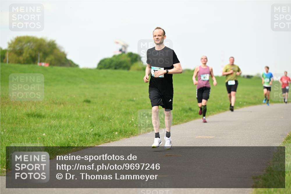 10.05.2026 - 8. Wedeler Halbmarathon Dr. Thomas Lammeyer http://msf.ph/oto/9697246 10.05.2026 11:28:29 Laufen  meine-sportfotos.de