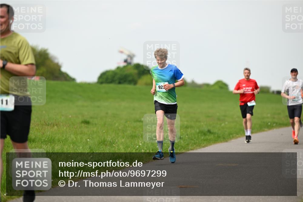 10.05.2026 - 8. Wedeler Halbmarathon Dr. Thomas Lammeyer http://msf.ph/oto/9697299 10.05.2026 11:28:39 Laufen 922 meine-sportfotos.de