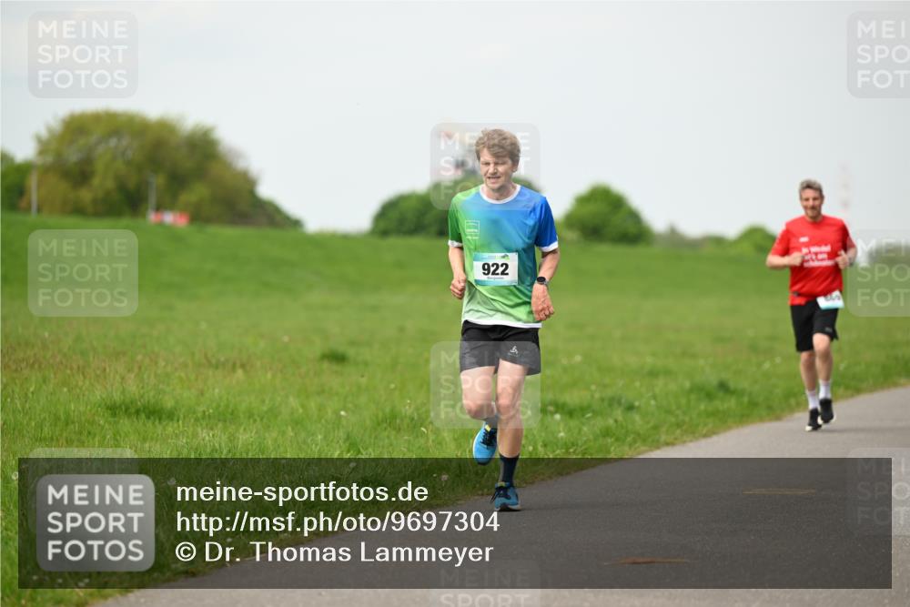 10.05.2026 - 8. Wedeler Halbmarathon Dr. Thomas Lammeyer http://msf.ph/oto/9697304 10.05.2026 11:28:40 Laufen 922 meine-sportfotos.de