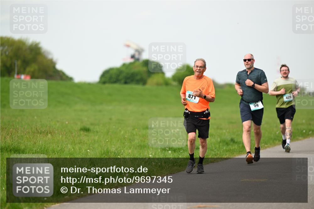 10.05.2026 - 8. Wedeler Halbmarathon Dr. Thomas Lammeyer http://msf.ph/oto/9697345 10.05.2026 11:28:49 Laufen 871, 425 meine-sportfotos.de