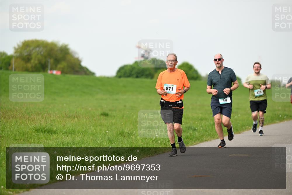 10.05.2026 - 8. Wedeler Halbmarathon Dr. Thomas Lammeyer http://msf.ph/oto/9697353 10.05.2026 11:28:50 Laufen 871, 425 meine-sportfotos.de