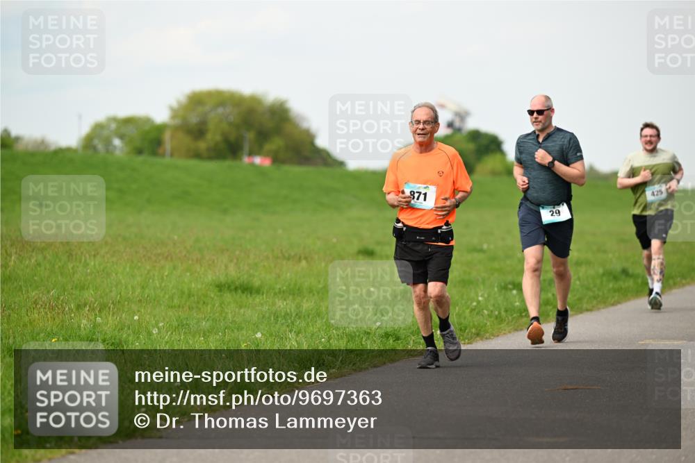 10.05.2026 - 8. Wedeler Halbmarathon Dr. Thomas Lammeyer http://msf.ph/oto/9697363 10.05.2026 11:28:51 Laufen 871, 425 meine-sportfotos.de
