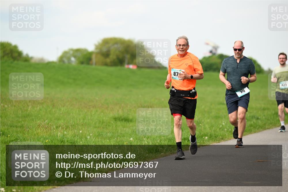 10.05.2026 - 8. Wedeler Halbmarathon Dr. Thomas Lammeyer http://msf.ph/oto/9697367 10.05.2026 11:28:51 Laufen 425 meine-sportfotos.de