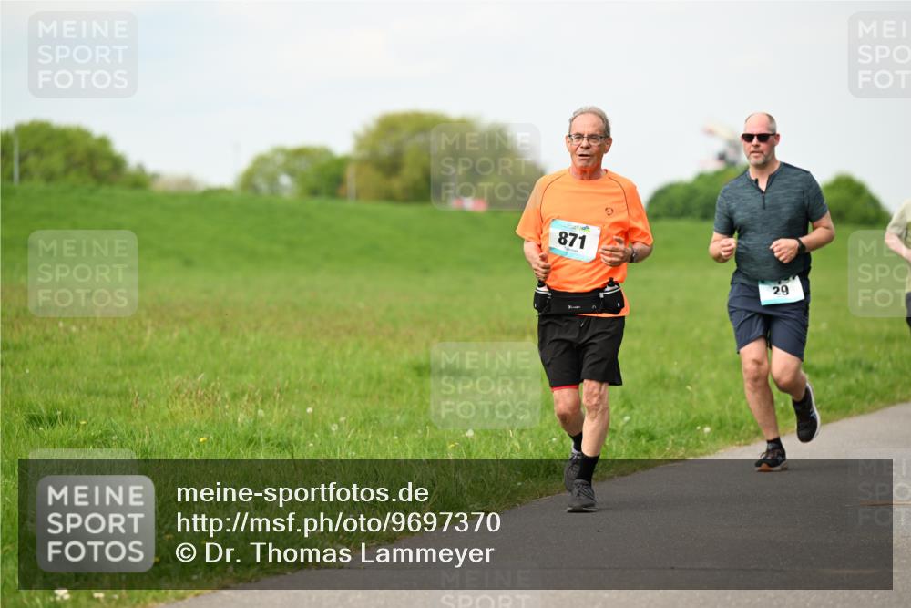 10.05.2026 - 8. Wedeler Halbmarathon Dr. Thomas Lammeyer http://msf.ph/oto/9697370 10.05.2026 11:28:52 Laufen 871 meine-sportfotos.de