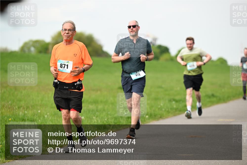 10.05.2026 - 8. Wedeler Halbmarathon Dr. Thomas Lammeyer http://msf.ph/oto/9697374 10.05.2026 11:28:53 Laufen 871 meine-sportfotos.de