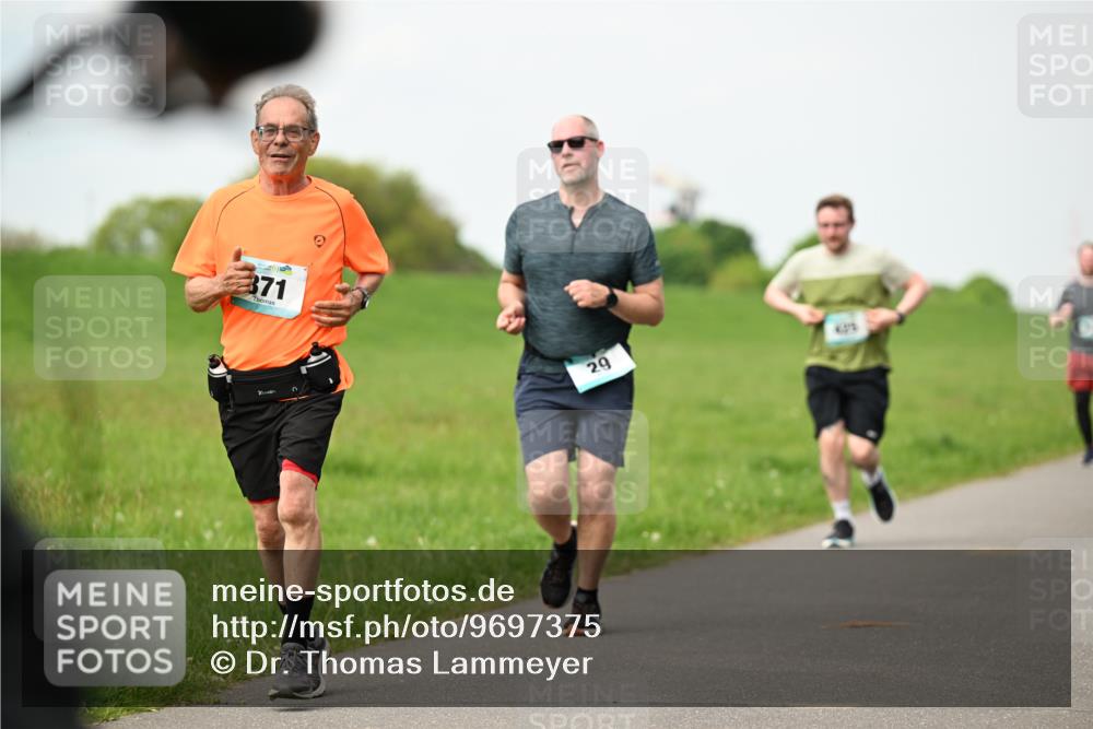 10.05.2026 - 8. Wedeler Halbmarathon Dr. Thomas Lammeyer http://msf.ph/oto/9697375 10.05.2026 11:28:53 Laufen 371 meine-sportfotos.de