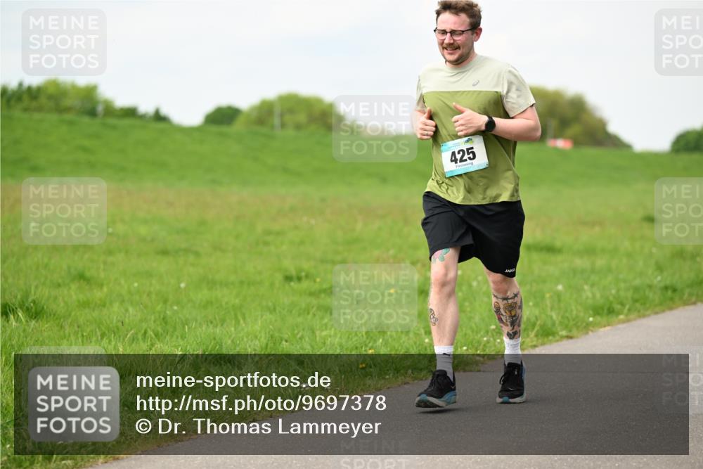 10.05.2026 - 8. Wedeler Halbmarathon Dr. Thomas Lammeyer http://msf.ph/oto/9697378 10.05.2026 11:28:57 Laufen 425 meine-sportfotos.de