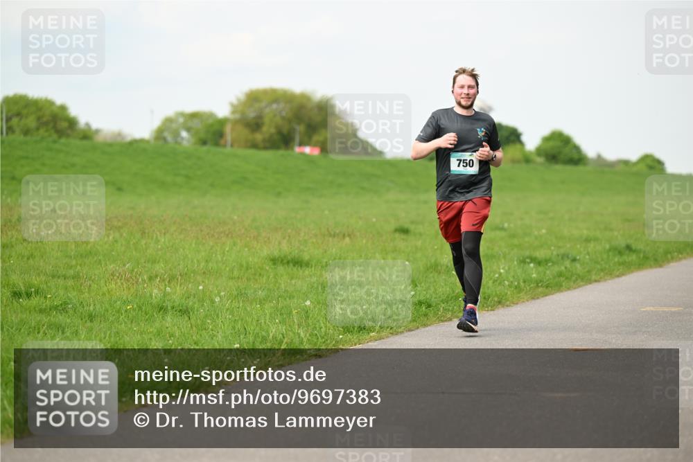10.05.2026 - 8. Wedeler Halbmarathon Dr. Thomas Lammeyer http://msf.ph/oto/9697383 10.05.2026 11:29:00 Laufen 750 meine-sportfotos.de