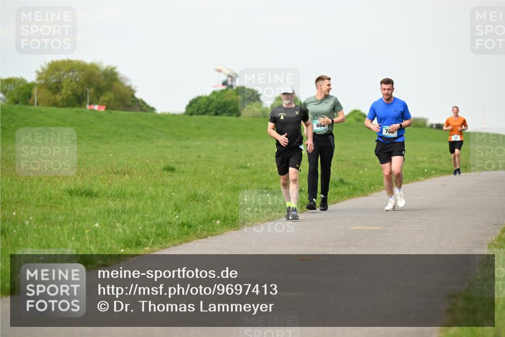 10.05.2026 - 8. Wedeler Halbmarathon Dr. Thomas Lammeyer http://msf.ph/oto/9697413 10.05.2026 11:29:08 Laufen 680 meine-sportfotos.de