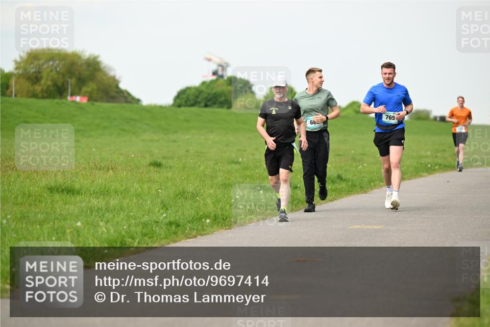 10.05.2026 - 8. Wedeler Halbmarathon Dr. Thomas Lammeyer http://msf.ph/oto/9697414 10.05.2026 11:29:08 Laufen 765 meine-sportfotos.de