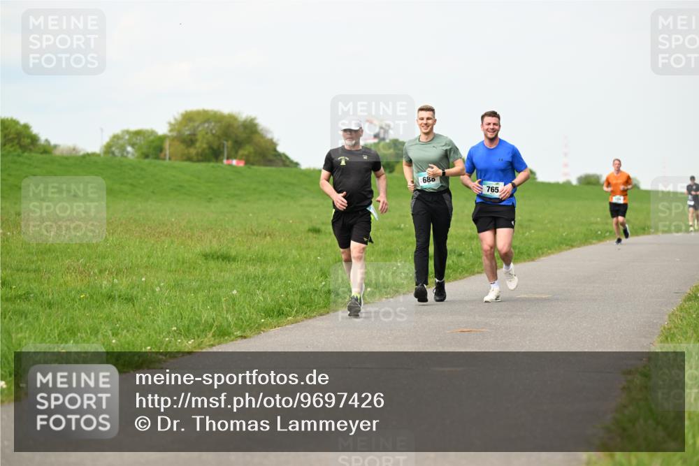 10.05.2026 - 8. Wedeler Halbmarathon Dr. Thomas Lammeyer http://msf.ph/oto/9697426 10.05.2026 11:29:10 Laufen  meine-sportfotos.de