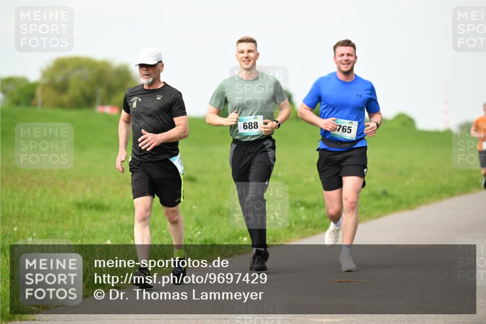 10.05.2026 - 8. Wedeler Halbmarathon Dr. Thomas Lammeyer http://msf.ph/oto/9697429 10.05.2026 11:29:11 Laufen 688, 765 meine-sportfotos.de