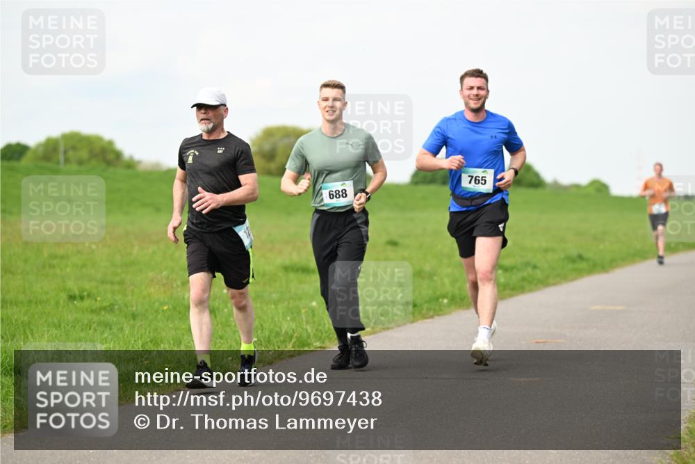 10.05.2026 - 8. Wedeler Halbmarathon Dr. Thomas Lammeyer http://msf.ph/oto/9697438 10.05.2026 11:29:12 Laufen 765, 688 meine-sportfotos.de