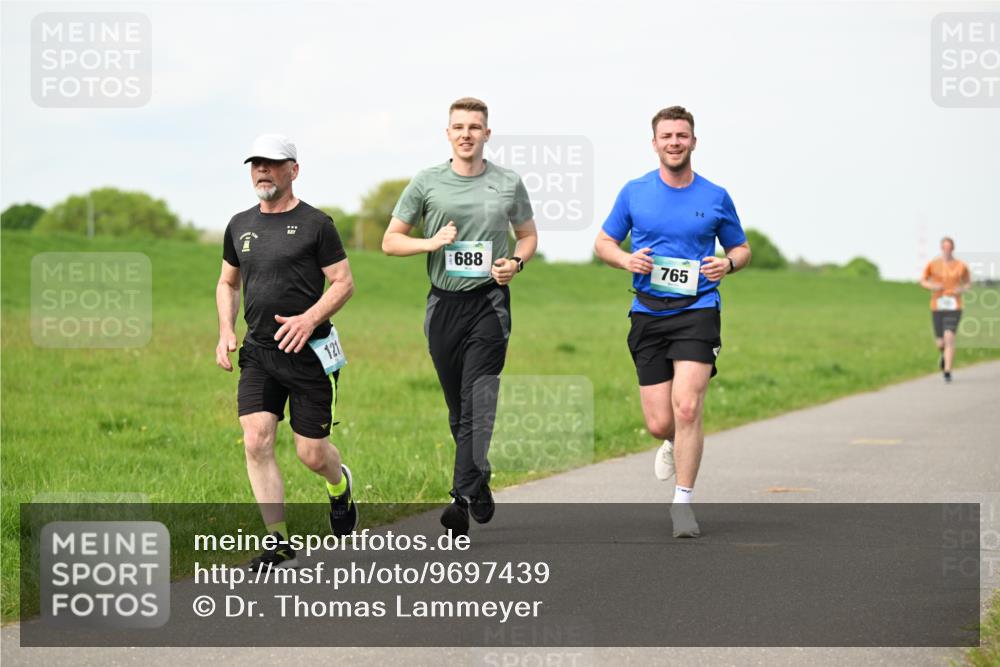 10.05.2026 - 8. Wedeler Halbmarathon Dr. Thomas Lammeyer http://msf.ph/oto/9697439 10.05.2026 11:29:12 Laufen 121, 688, 765 meine-sportfotos.de