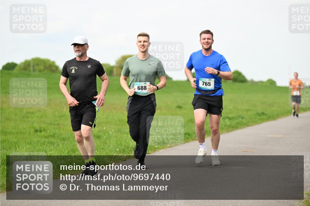 10.05.2026 - 8. Wedeler Halbmarathon Dr. Thomas Lammeyer http://msf.ph/oto/9697440 10.05.2026 11:29:13 Laufen 688, 765 meine-sportfotos.de