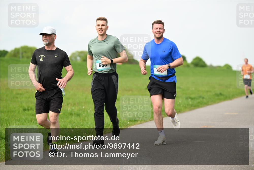 10.05.2026 - 8. Wedeler Halbmarathon Dr. Thomas Lammeyer http://msf.ph/oto/9697442 10.05.2026 11:29:13 Laufen 680 meine-sportfotos.de
