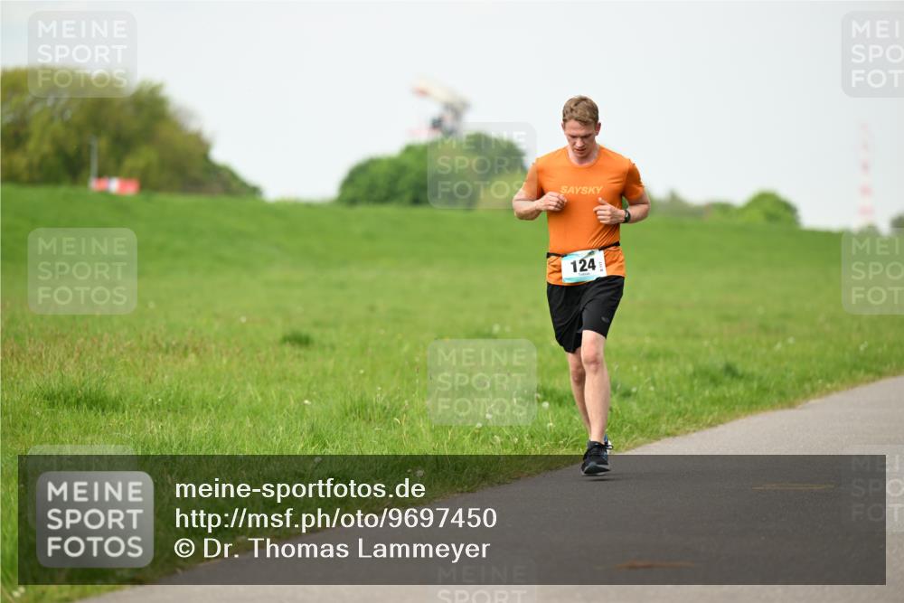10.05.2026 - 8. Wedeler Halbmarathon Dr. Thomas Lammeyer http://msf.ph/oto/9697450 10.05.2026 11:29:18 Laufen 124 meine-sportfotos.de