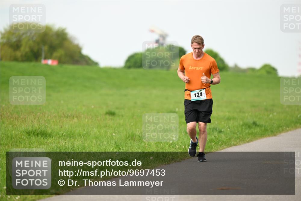 10.05.2026 - 8. Wedeler Halbmarathon Dr. Thomas Lammeyer http://msf.ph/oto/9697453 10.05.2026 11:29:18 Laufen 124 meine-sportfotos.de