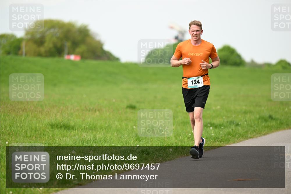 10.05.2026 - 8. Wedeler Halbmarathon Dr. Thomas Lammeyer http://msf.ph/oto/9697457 10.05.2026 11:29:18 Laufen 124 meine-sportfotos.de