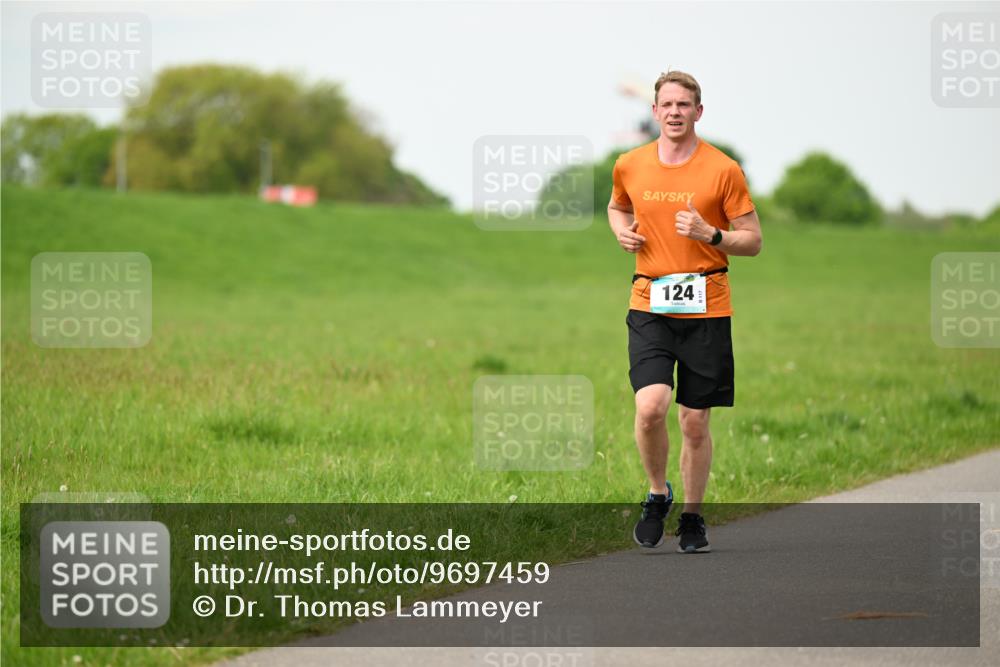 10.05.2026 - 8. Wedeler Halbmarathon Dr. Thomas Lammeyer http://msf.ph/oto/9697459 10.05.2026 11:29:19 Laufen 124 meine-sportfotos.de