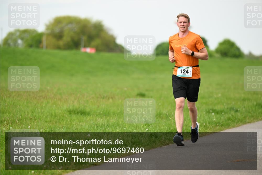 10.05.2026 - 8. Wedeler Halbmarathon Dr. Thomas Lammeyer http://msf.ph/oto/9697460 10.05.2026 11:29:19 Laufen 124 meine-sportfotos.de