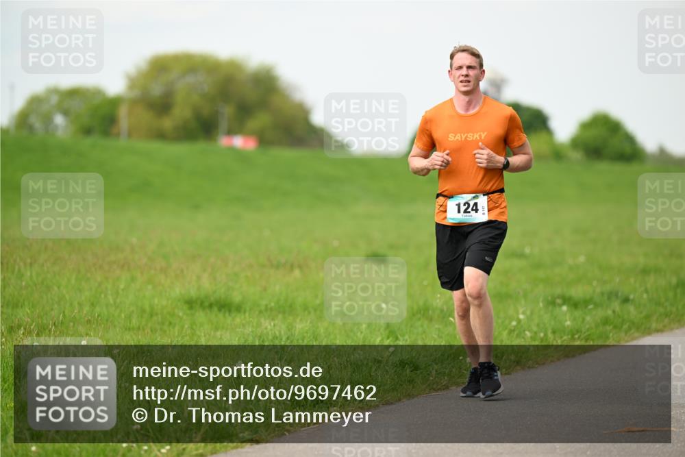 10.05.2026 - 8. Wedeler Halbmarathon Dr. Thomas Lammeyer http://msf.ph/oto/9697462 10.05.2026 11:29:19 Laufen 124 meine-sportfotos.de