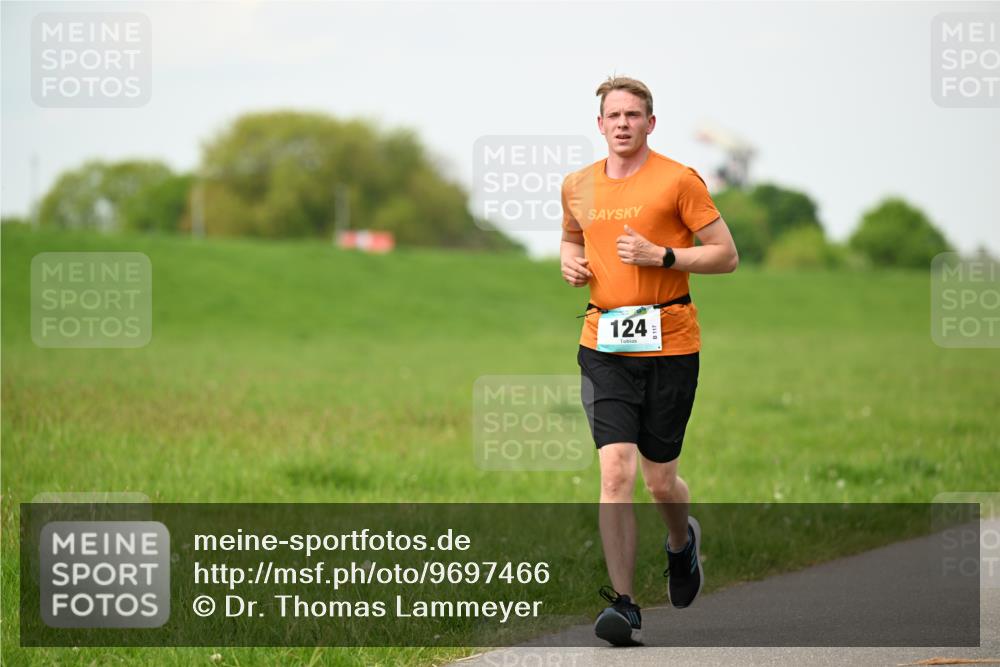 10.05.2026 - 8. Wedeler Halbmarathon Dr. Thomas Lammeyer http://msf.ph/oto/9697466 10.05.2026 11:29:20 Laufen 124 meine-sportfotos.de