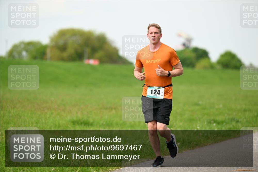 10.05.2026 - 8. Wedeler Halbmarathon Dr. Thomas Lammeyer http://msf.ph/oto/9697467 10.05.2026 11:29:20 Laufen 124 meine-sportfotos.de